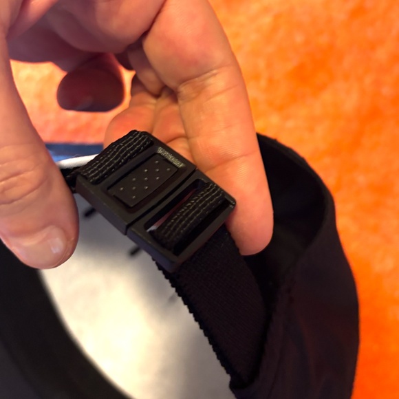 Obey unisex black and white cursive logo nylon cap hat NWT - Picture 6 of 7